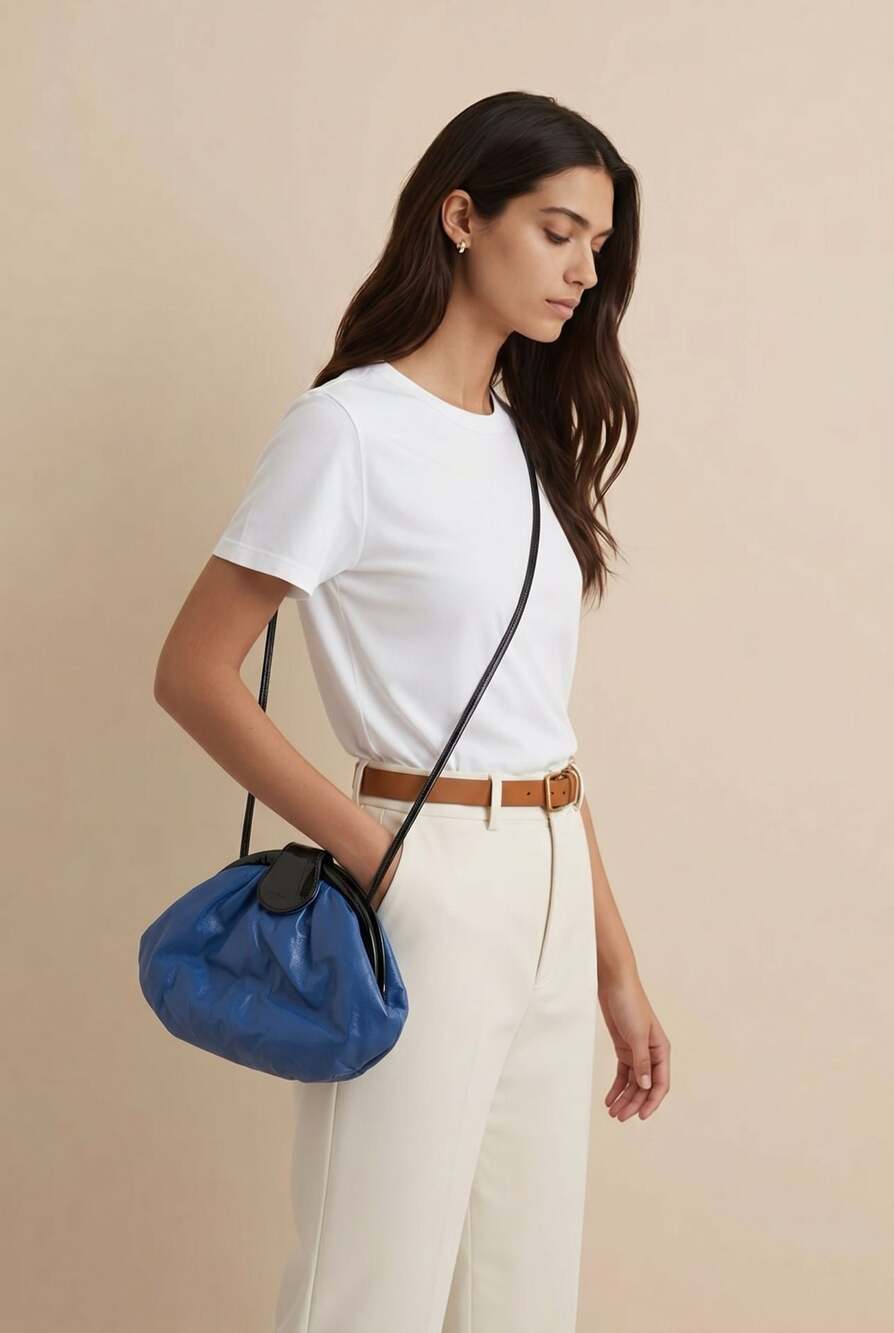 Vintage Park Avenue Int. Blue Genuine Leather Pouch Crossbody Bag